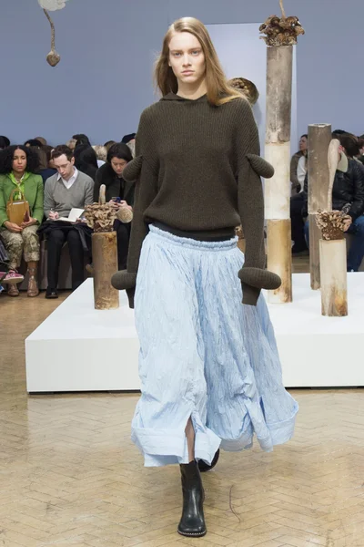 Look 28
